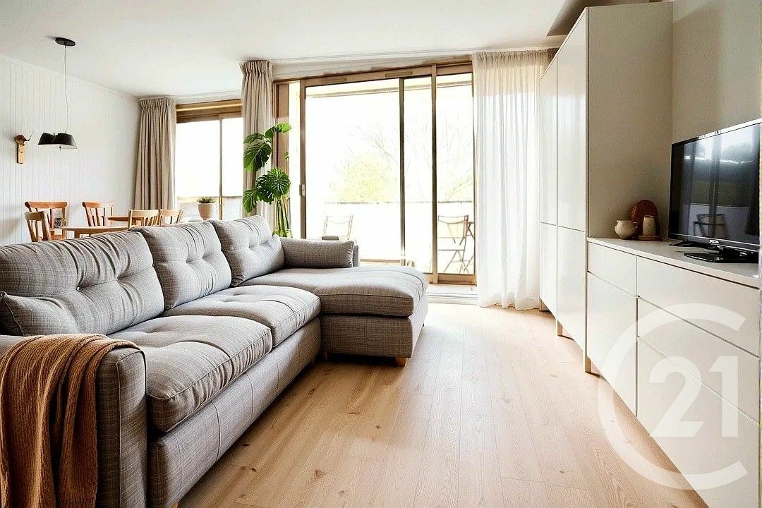 Sale apartment of 66sqm in MARLY LE ROI