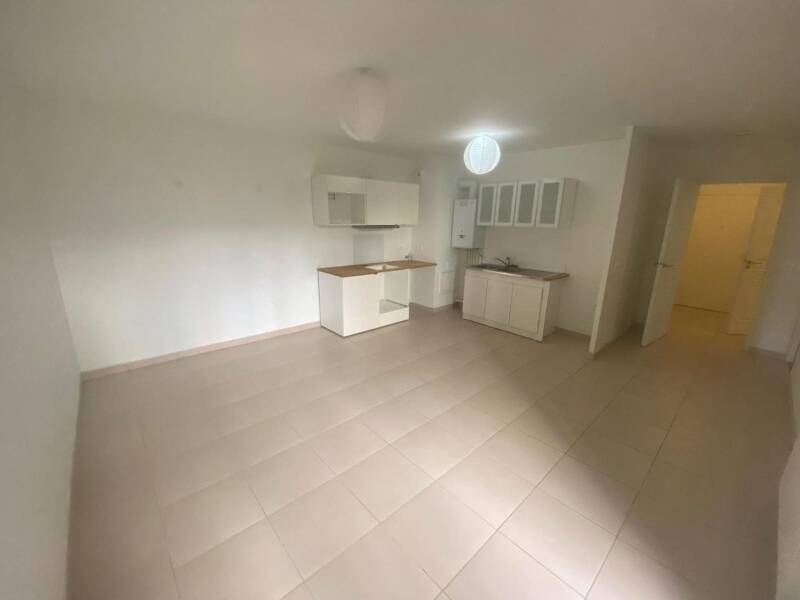 Rental apartment of 45 sqm in Saint Leu la Foret
