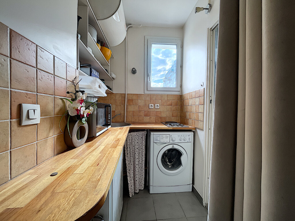 Apartment Paris 1 room 17 sqm