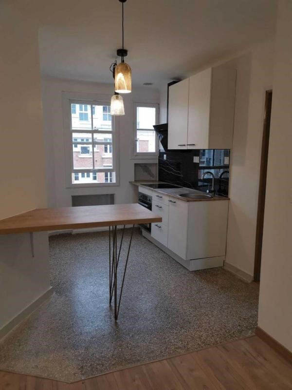 Apartment for rent, 53 sqm in Courbevoie.