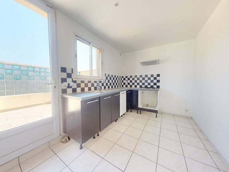 80 sqm house for rent in Colombes