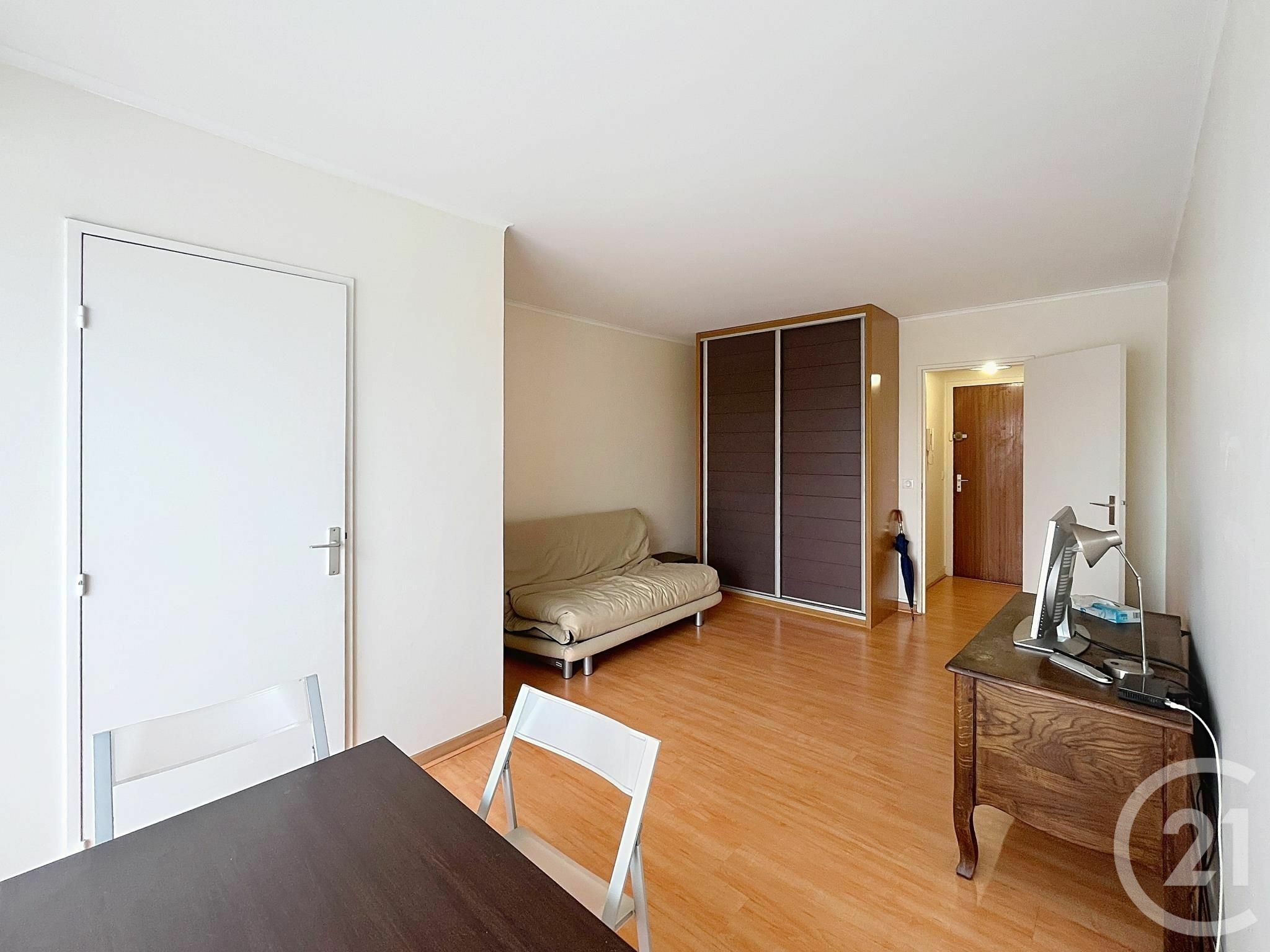 Location appartement de 25m2 à PARIS 14
