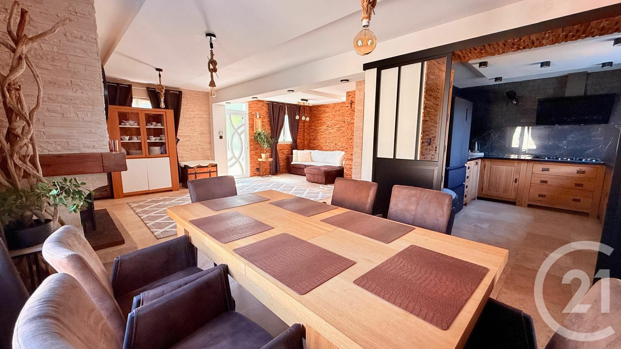 Vendita di una casa di 155 mq a MONTFERMEIL