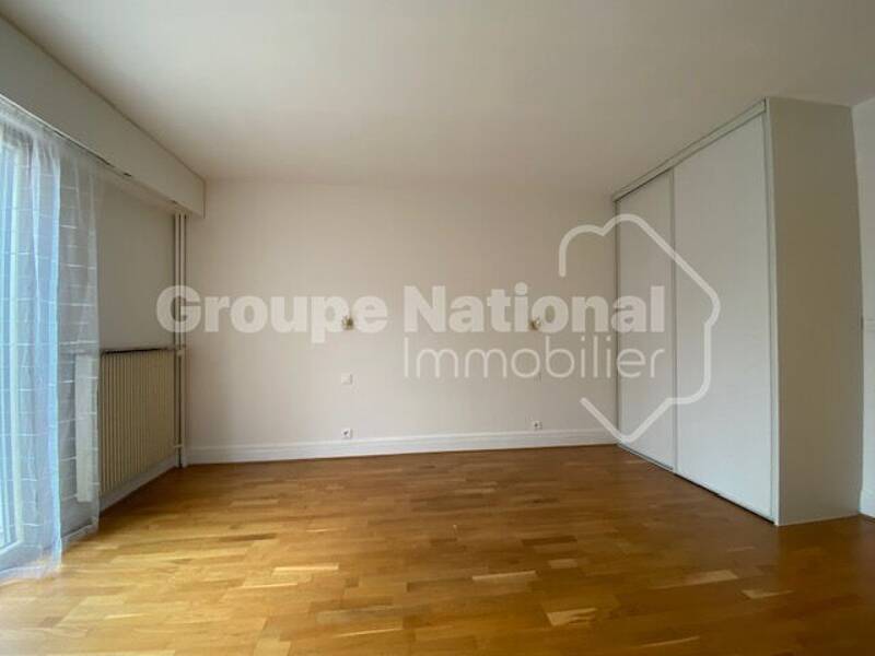 Apartment for rent of 50 sqm in Versailles