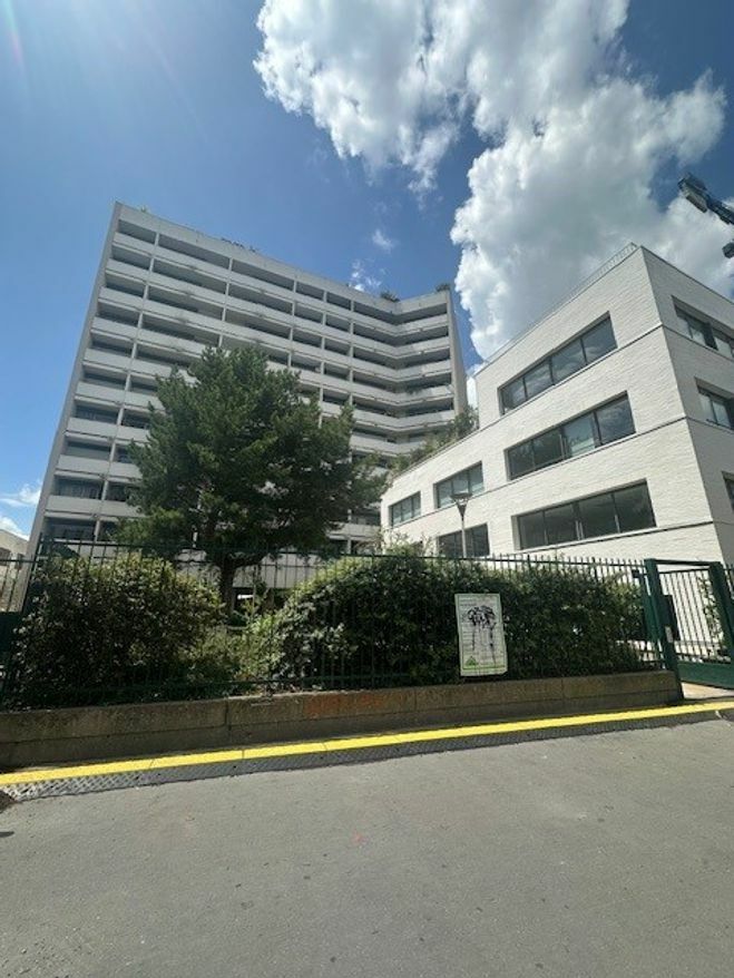 Appartement 70m² 3 pièces avec balcons Paris 12 étage élevé