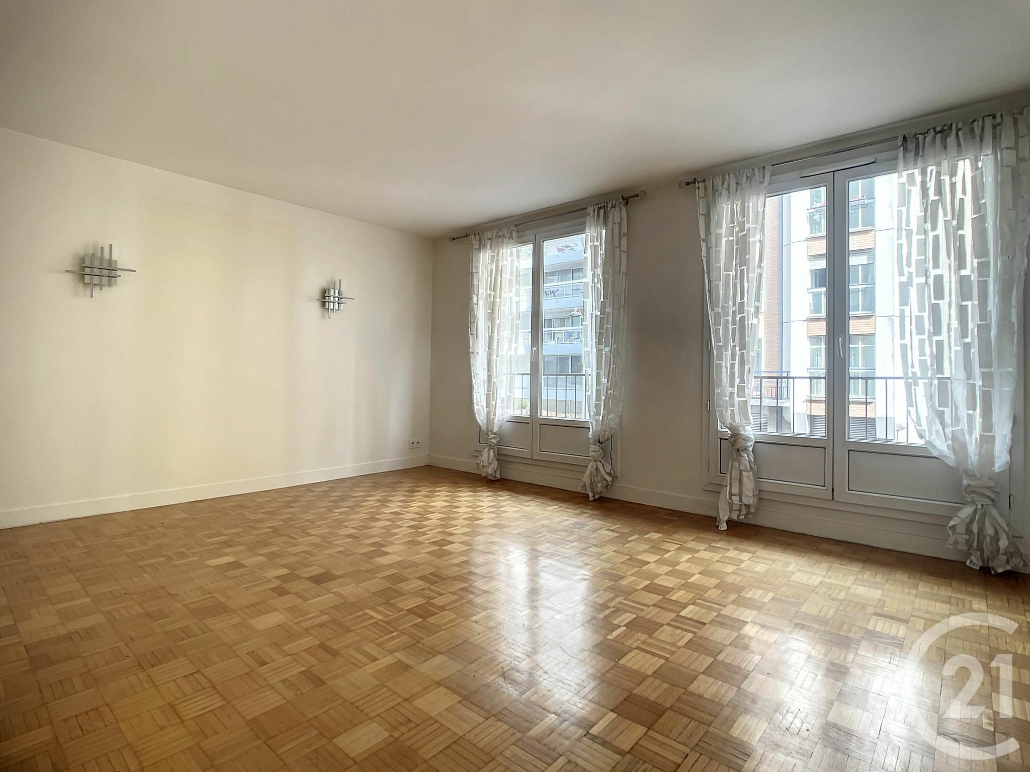 Location appartement 81m2 4 pièces Paris 15 étage avec cave