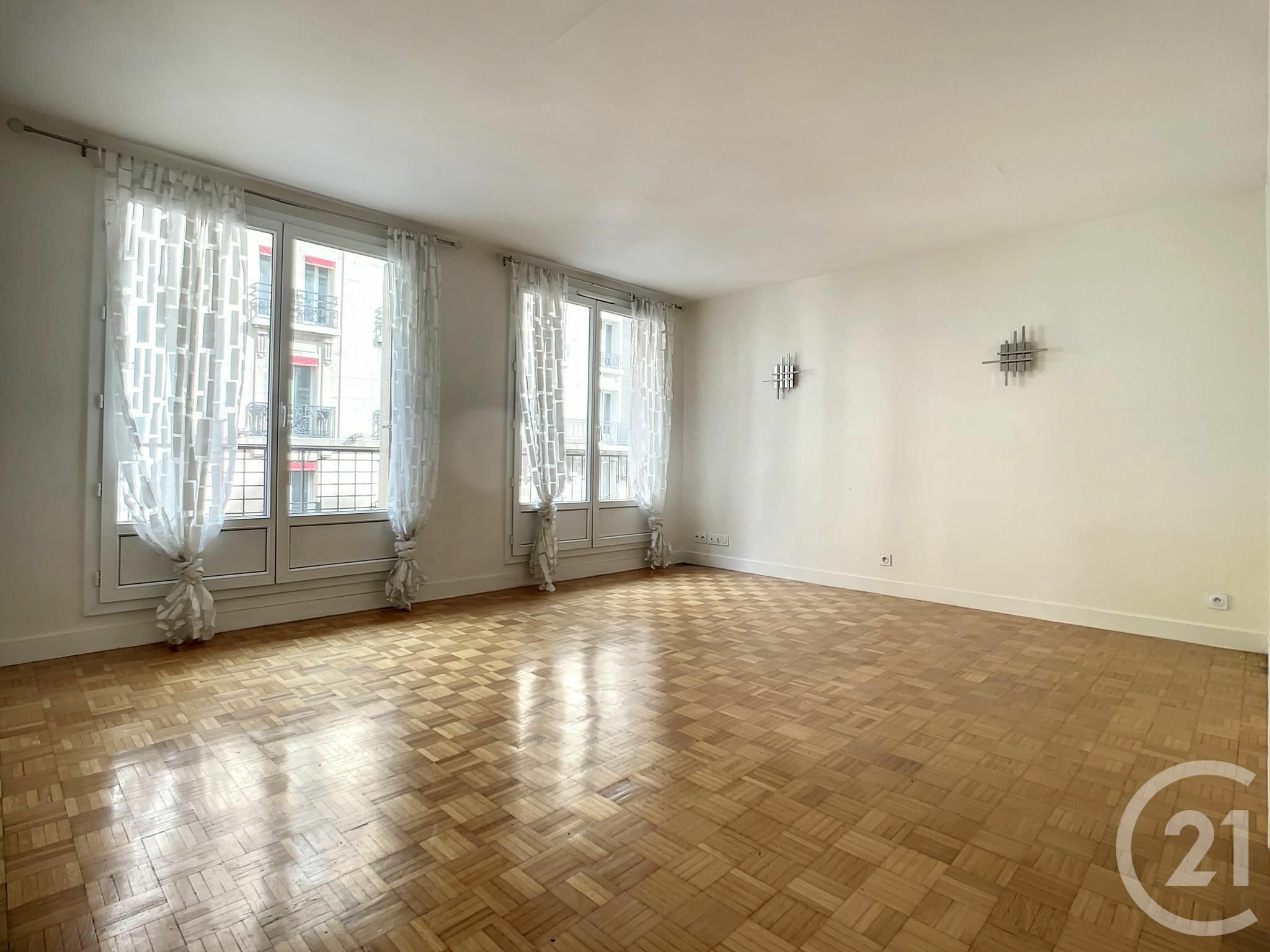 Location appartement de 81m2 à PARIS 15