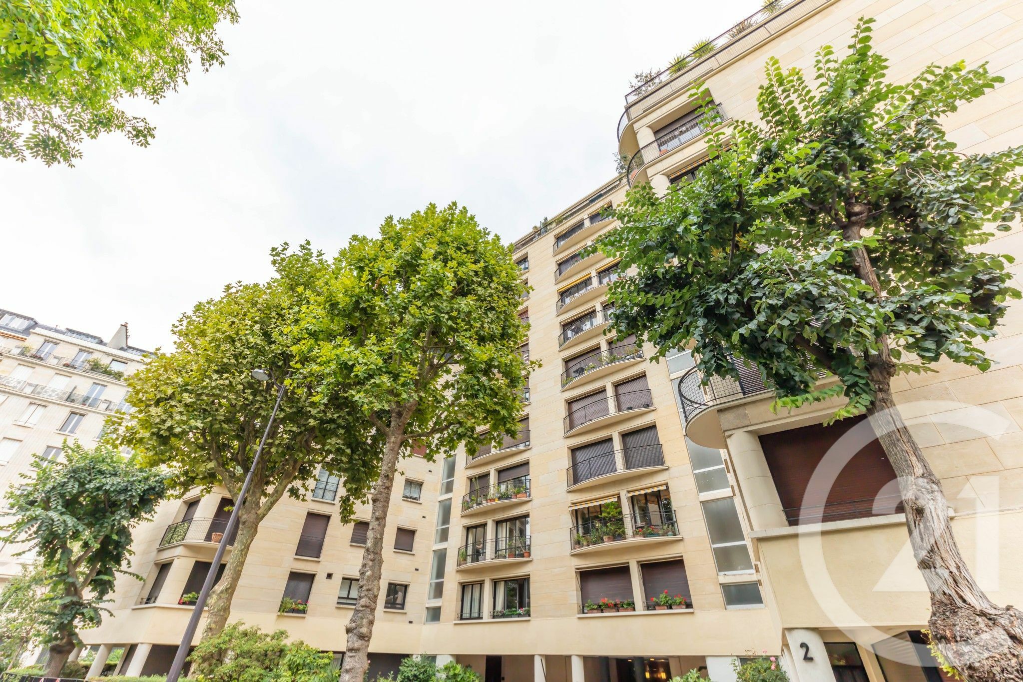 Location appartement de 50m2 à PARIS 16