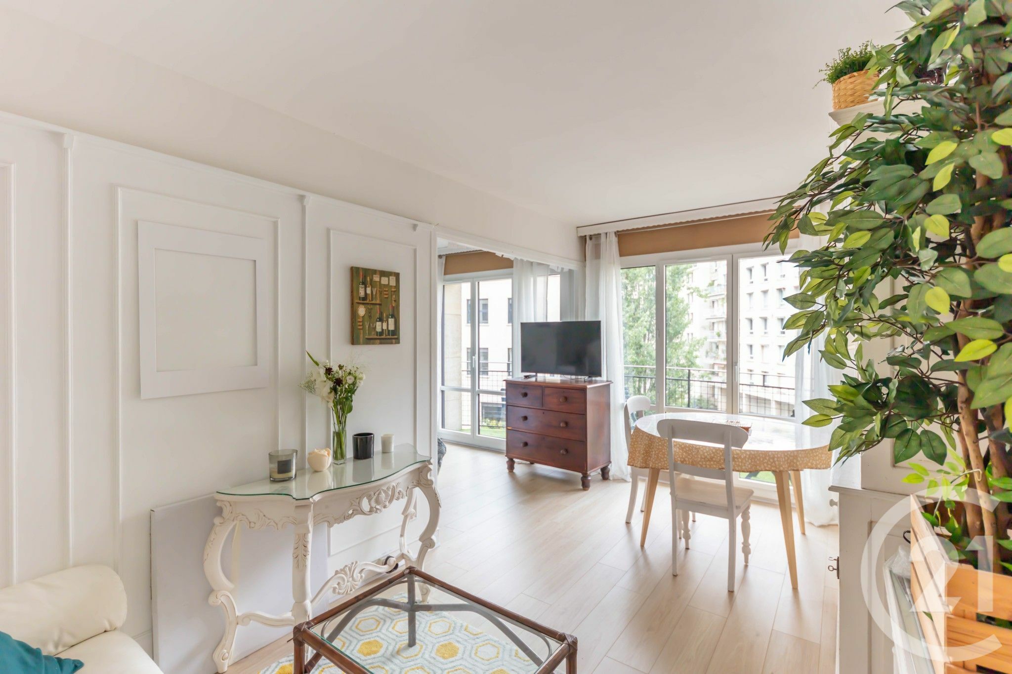 T2 50m² avec balcon PARIS 16 proche Ranelagh et jardin collectif
