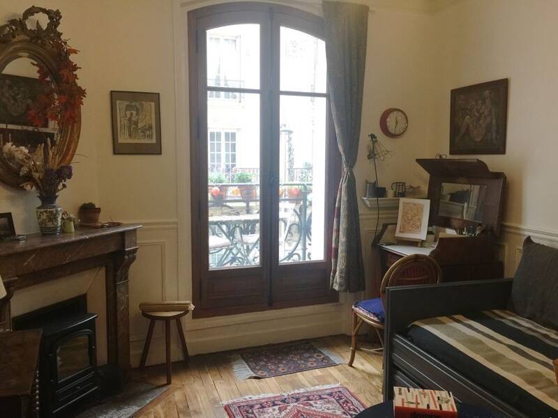 T2 44 m² meublé avec balcon à louer Paris 18 proche métro