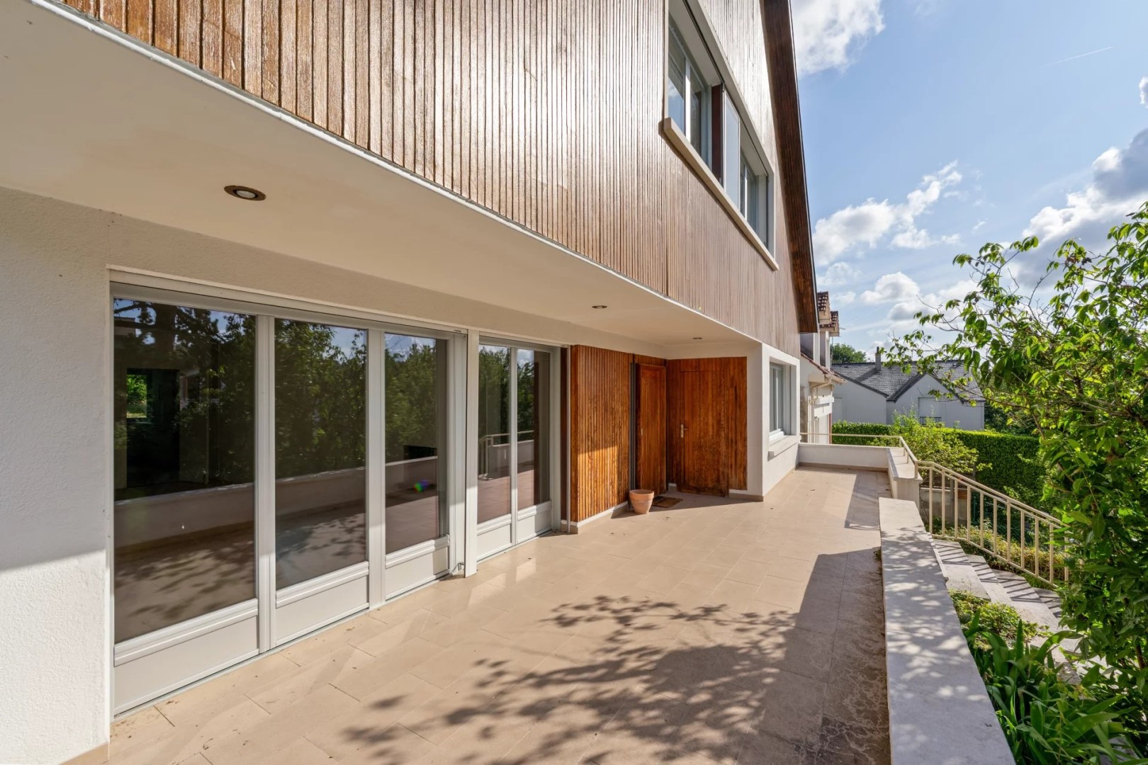 Location maison de 242m2 à MARNES LA COQUETTE