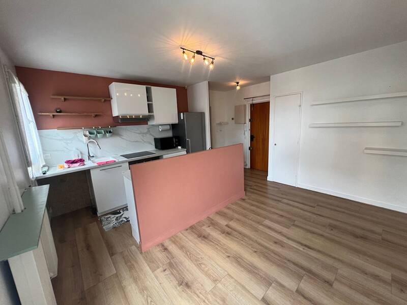 Rental apartment of 43sqm in SARTROUVILLE