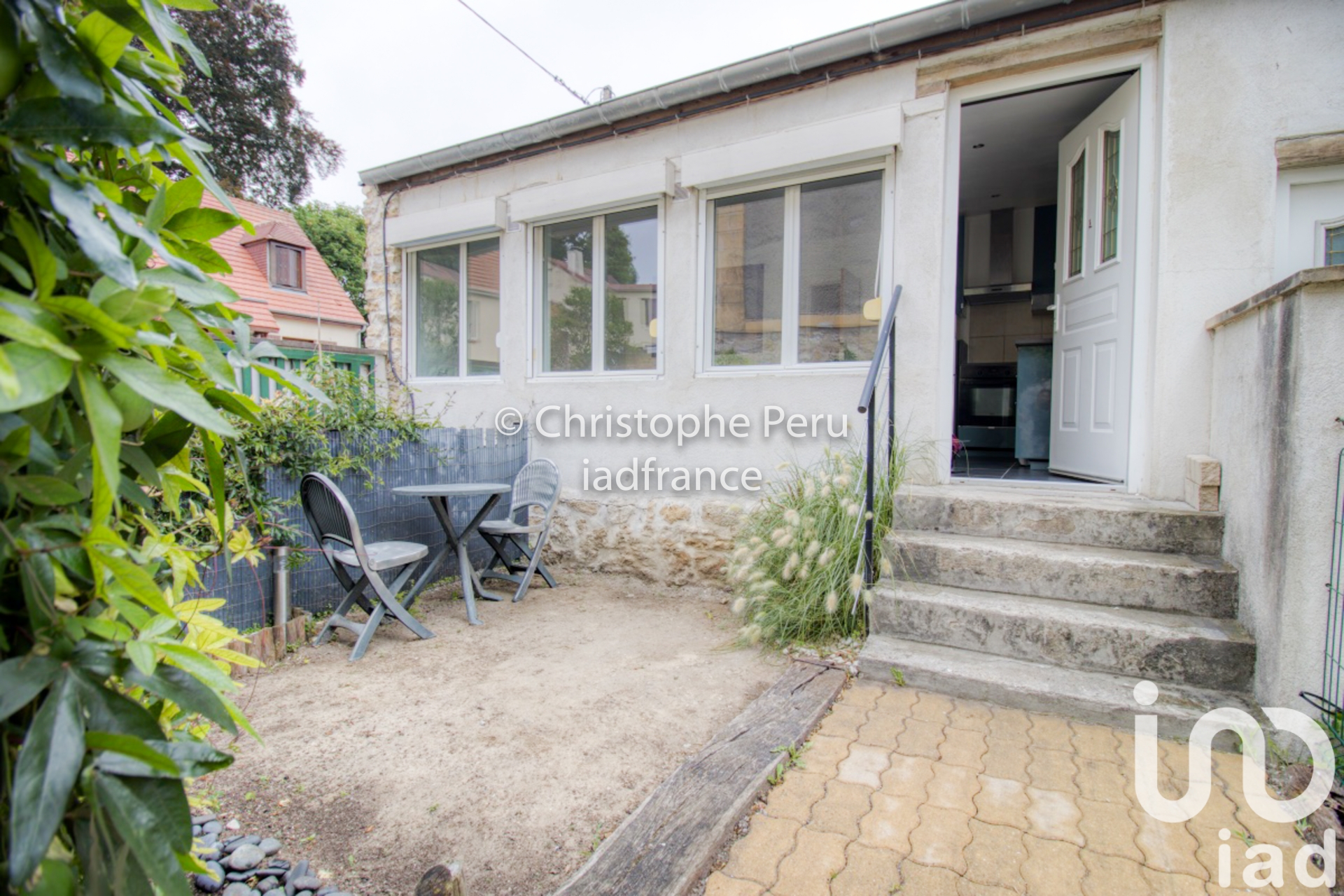 T2 32 m² avec courette privative à Hardricourt 78250
