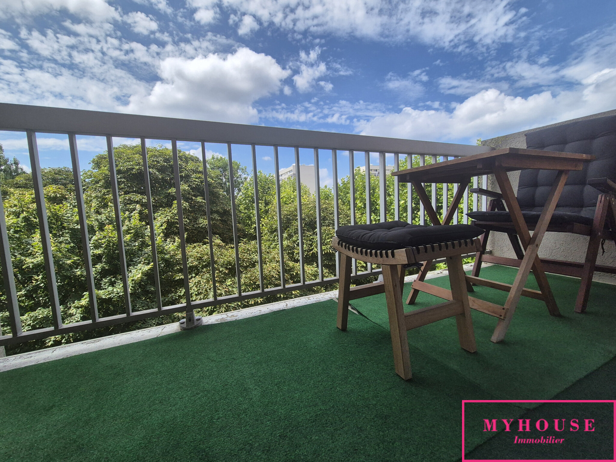 APPARTEMENT 2 PIECES 47m2 METRO 'Lucie Aubrac'