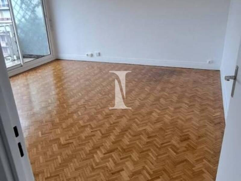Renovated 34sqm Apartment with Balcony in Paris 15th District