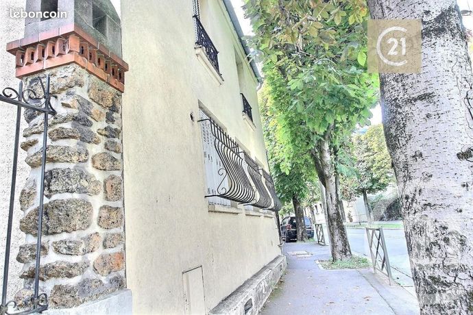 Maison 12 pièces 156 m2