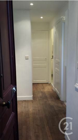 T2 36sqm fully renovated Paris 18 near Town Hall