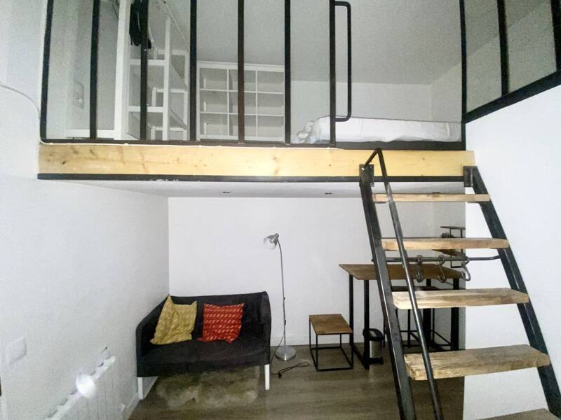Furnished T1 12 sqm renovated apartment in Paris 18 near Marcadet metro
