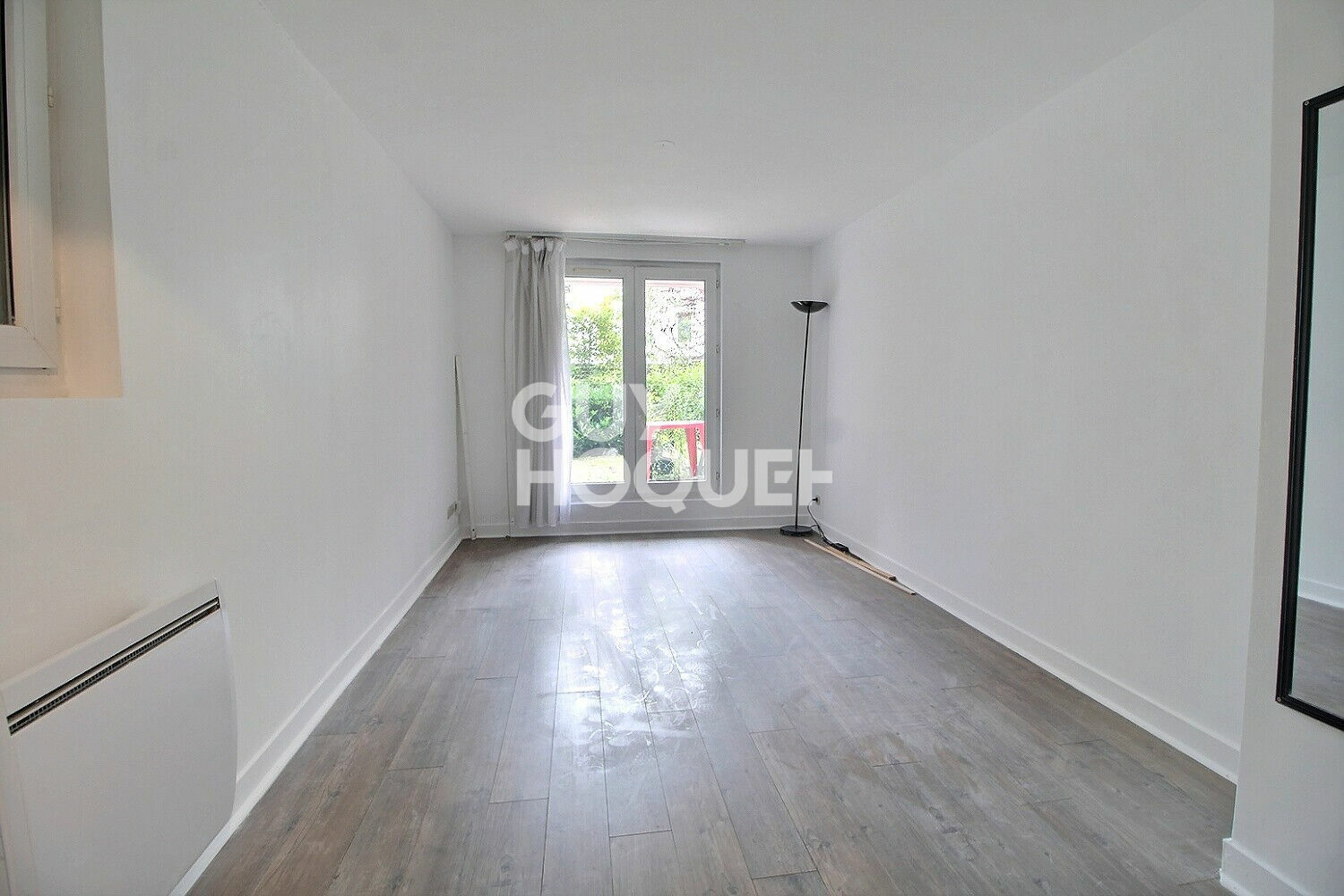 21 sqm Apartment for Rent with Garden in Chaville Petits Bois