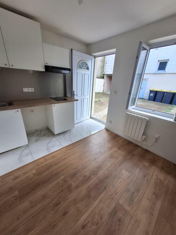 T2 21 sqm with private access in Aubervilliers 93300
