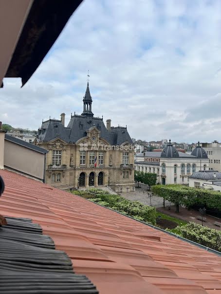 T2 60 m2 rénové avec vue Suresnes quartier Défense