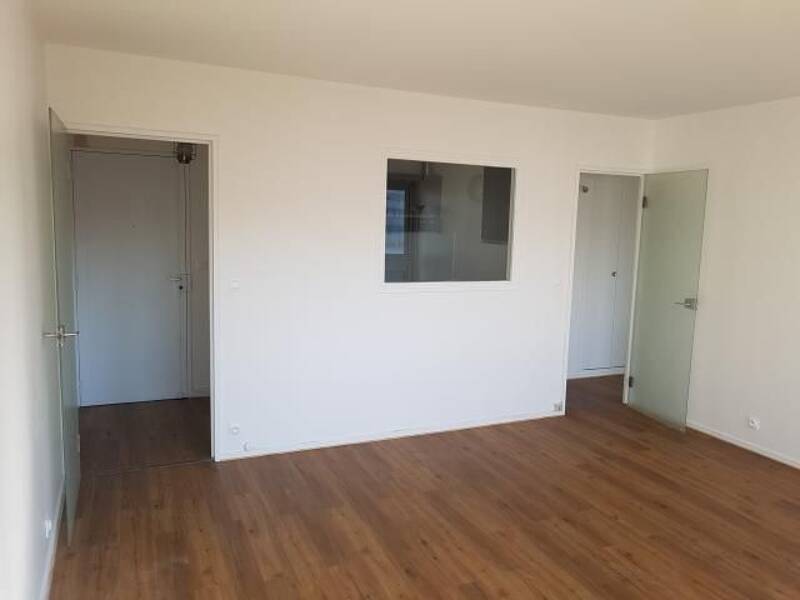 Bright T2 45 sqm quiet apartment Paris 15 with private parking