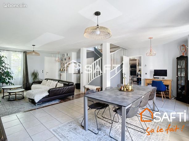 Propriété 6 pièces 131 m2