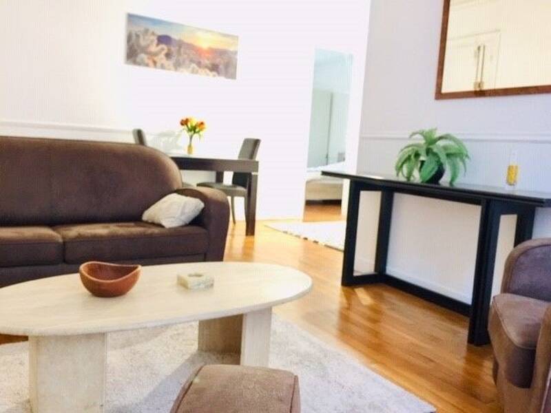 Furnished T2 50sqm with elevator for rent Paris 17 Porte Maillot