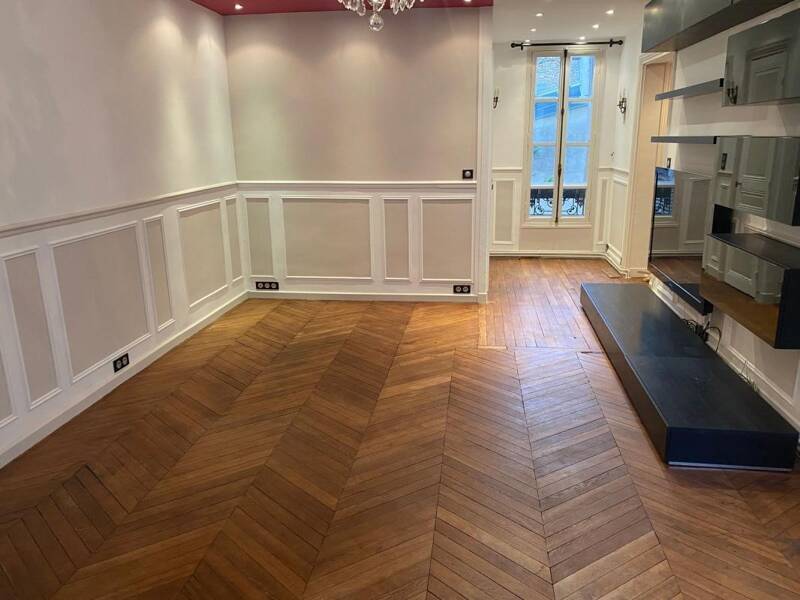 T2 54m² calme 3ème étage Paris 10 proche métro Strasbourg