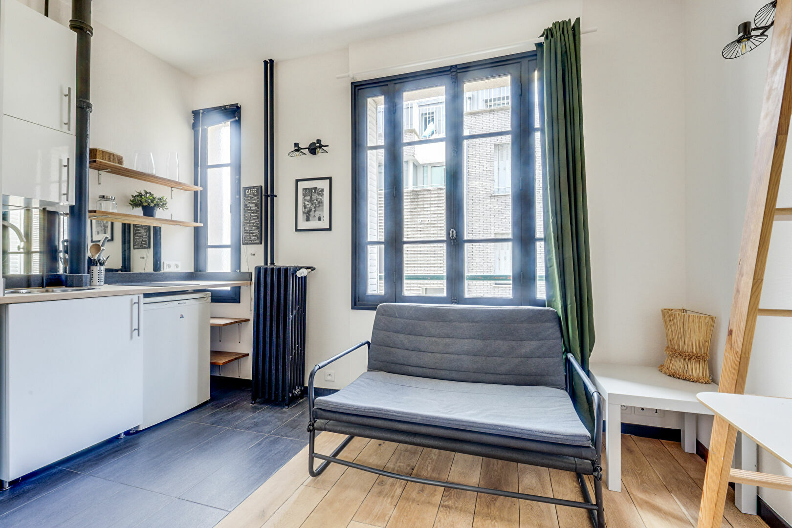 PARIS XXème - STUDIO 15m2 AU CALME, ENSOLEILLÉ