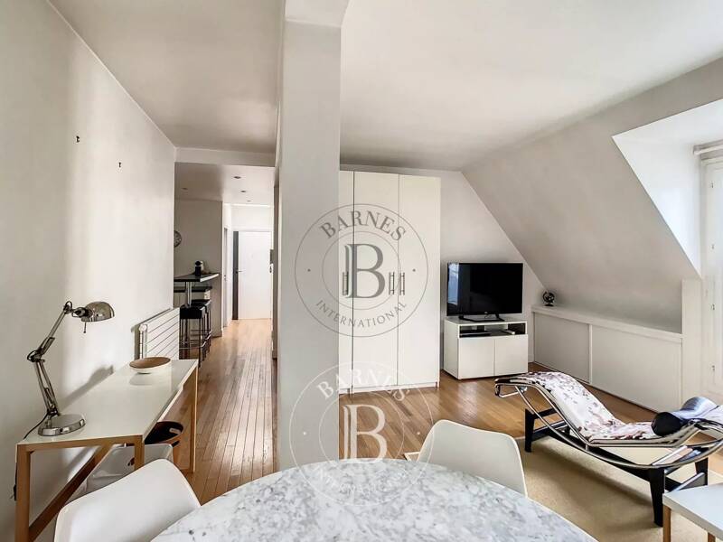 Location appartement de 52m2 à PARIS 8