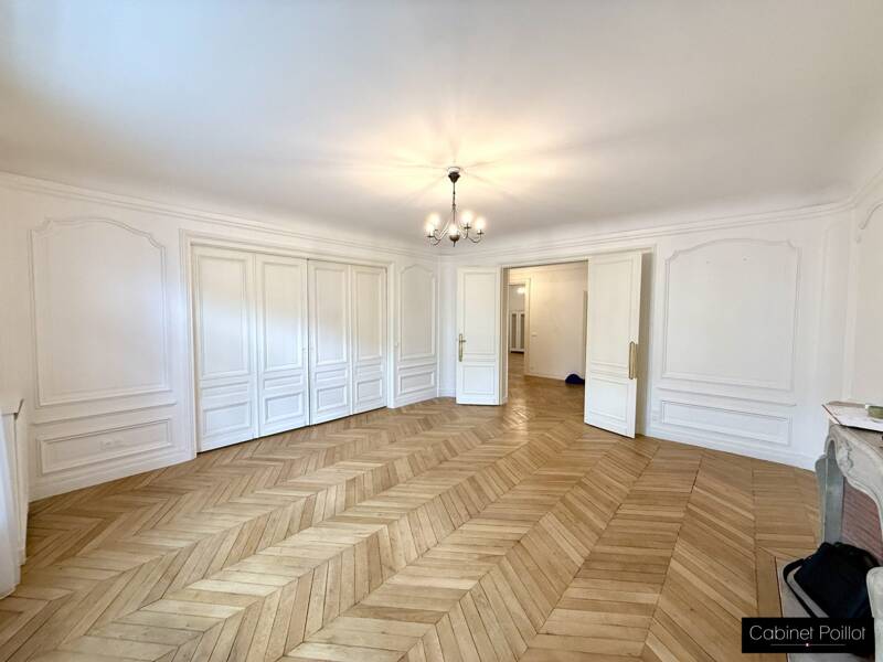 Location appartement de 217m2 à PARIS 8