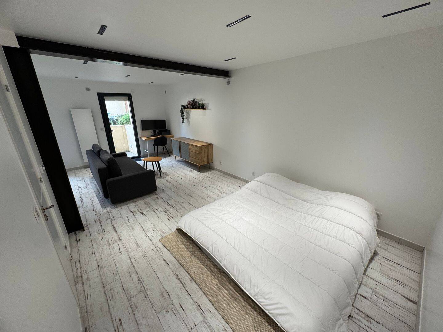 Beau rez-de-jardin meublé – 2 pièces – 40 m2 – Joinville-le-Pont
