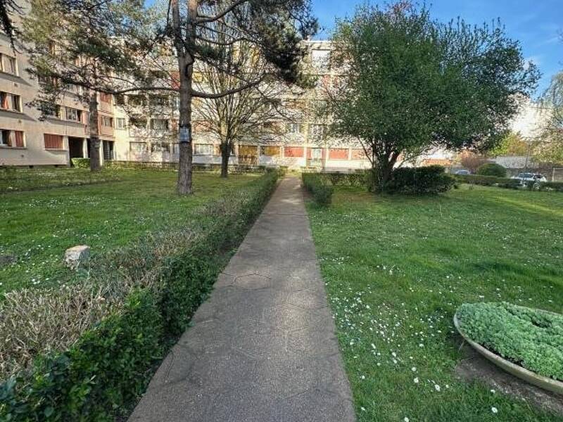 Apartment for rent of 12sqm in NEUILLY SUR MARNE