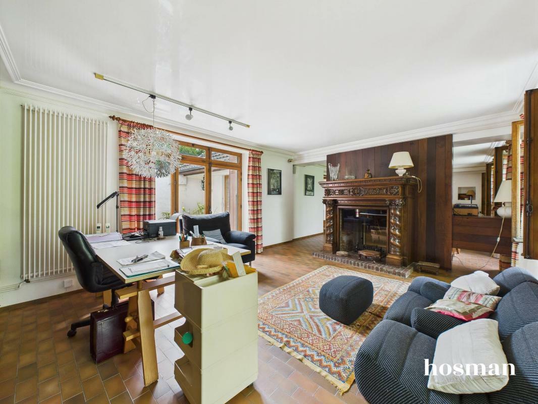 Stunning typical 19th-century house – Marne riverside – Outbuilding 40 sqm with private access