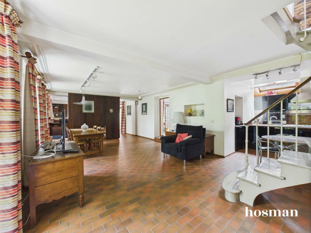 Stunning typical 19th-century house – Marne riverside – Outbuilding 40 sqm with private access