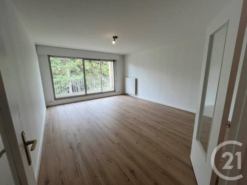 Appartement 70 m² 4 pièces refait à neuf à SARTROUVILLE