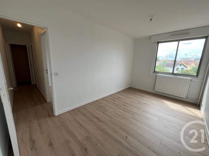70 sqm apartment for rent in SARTROUVILLE