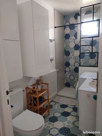 Two-room apartment on the top floor near Asnières station