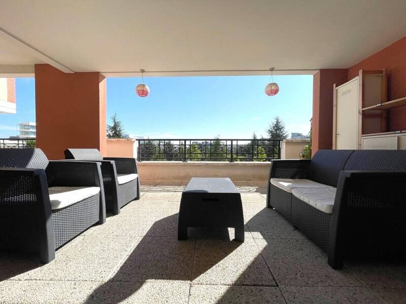 Appartement 70m2 avec terrasse sans vis-à-vis Courbevoie Faubourg
