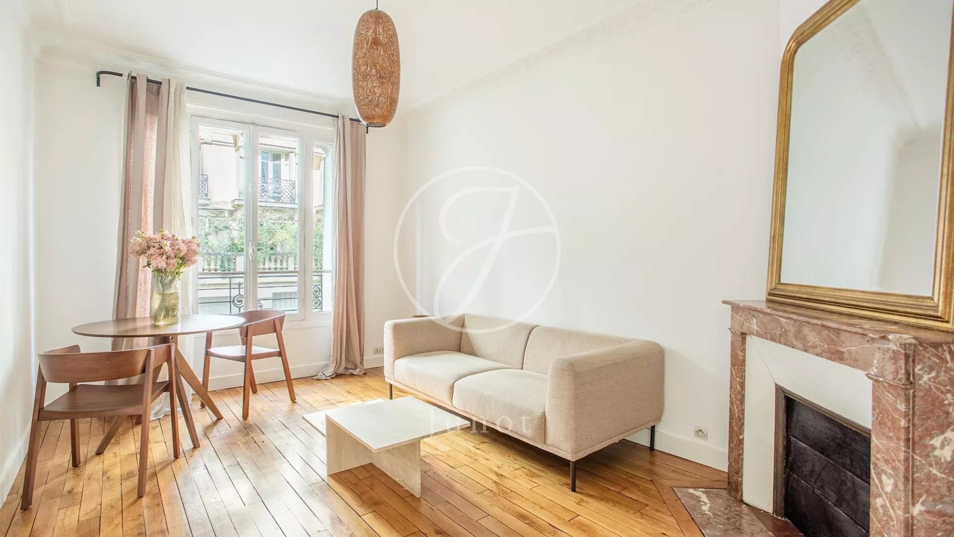 Location appartement de 50m2 à PARIS 18