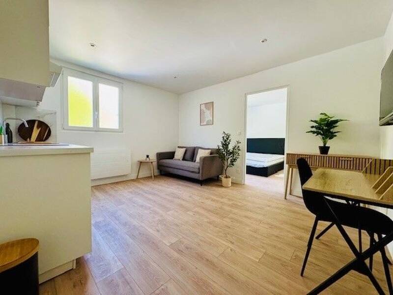 T2 30m² rénové au 1er étage à Cachan 94230 dans quartier calme