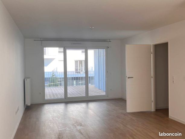 Furnished rental 4-room apartment 87 sqm with 24 sqm terrace