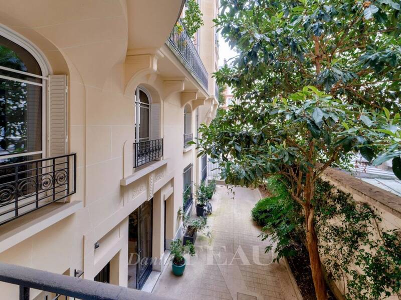 Location appartement de 91m2 à PARIS 7