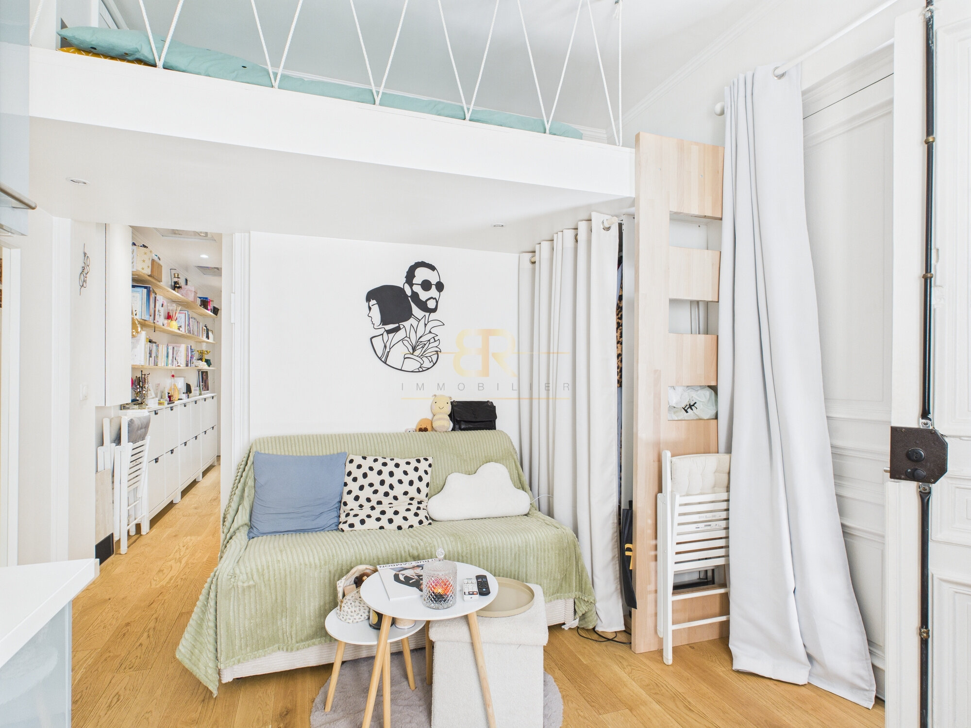 Studio with mezzanine 10 minutes from the Arc de Triomphe, Paris