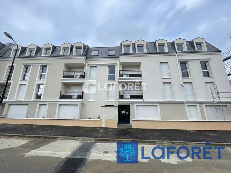 3-Bedroom Apartment 60sqm with Balcony in Savigny sur Orge