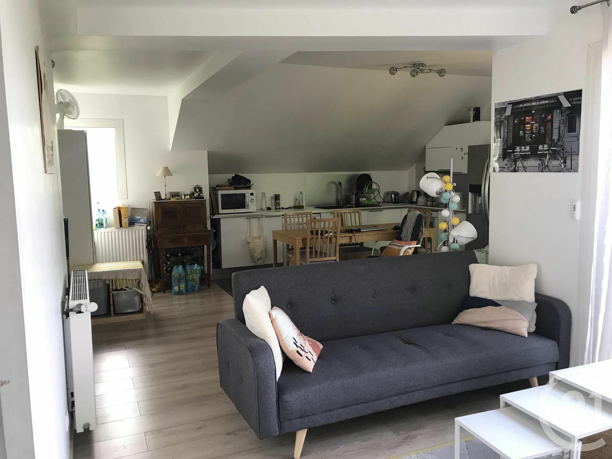 Bright 2-Bedroom Apartment 58sqm with Parking in ORSAY near RER
