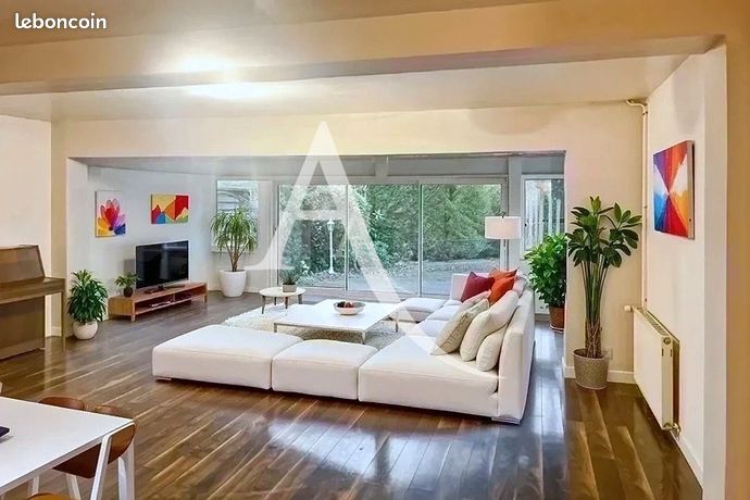 منزل مكون من 8 غرف في سيرجي (95800)