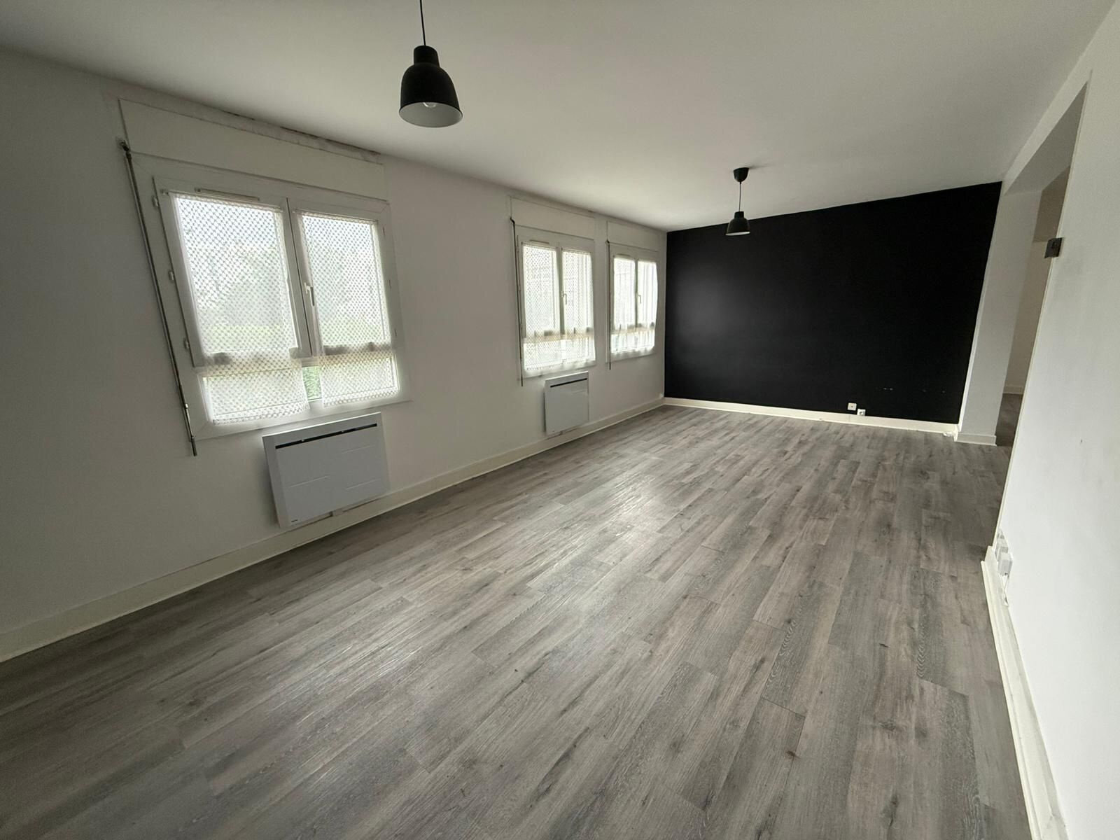 Appartement traversant à proximité de la gare de Sartrouvill