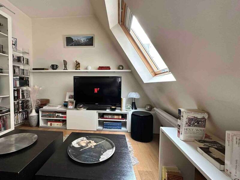 T2 4706 m² avec cuisine équipée Paris 8 proche Champs-Élysées